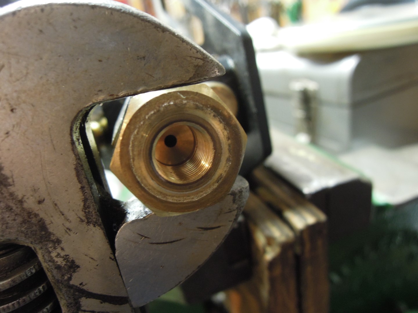 02 Pump fitting - no male taper inside (Large).JPG