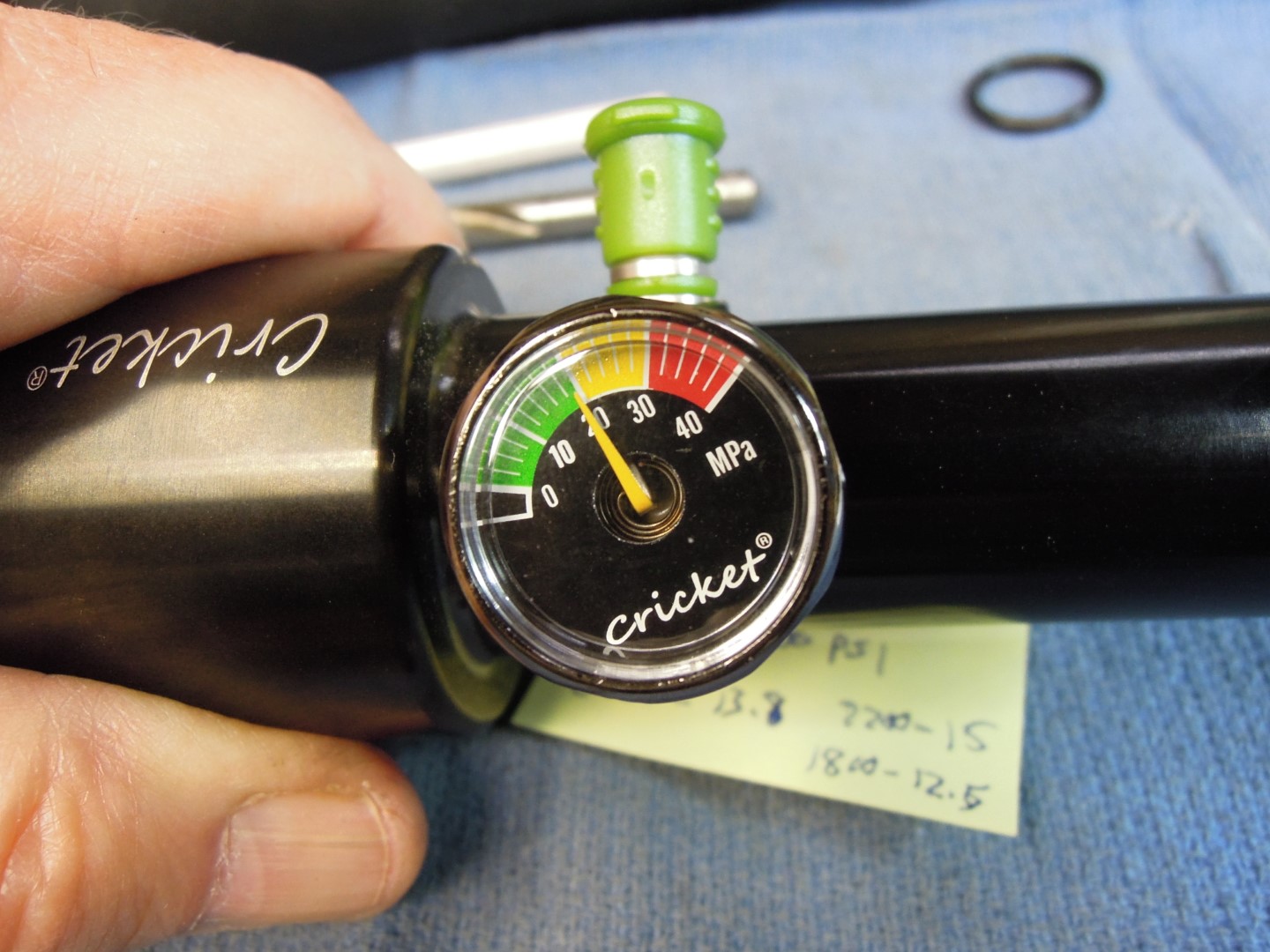 11 Closeup of Regulator tank pressure gage in MPa (Large).JPG