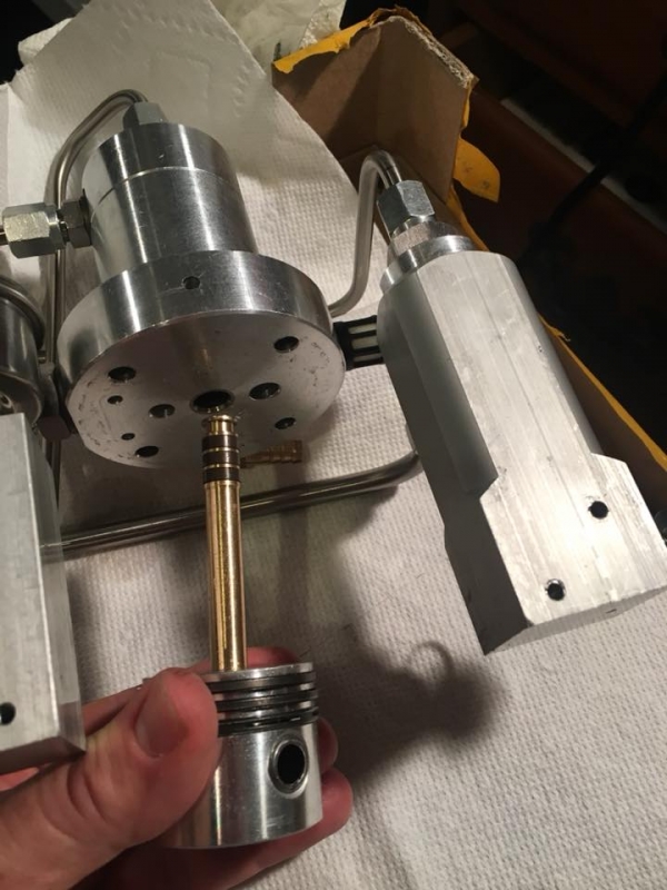 1524064071_19654442885ad75f47947461.28603678_piston1.jpg