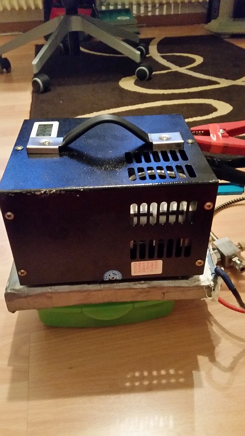 1526494529_20438723095afc754154f892.46362210_12 Volt Compressor 2.jpg