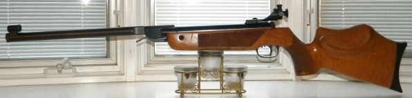 1538943478_11981319545bba69f6dd3617.82619781_138 Walther LGV Tyrolean .177.JPG