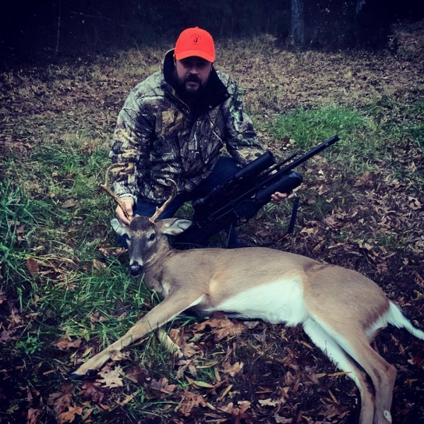 1543719838_1558146475c034b9e3faf26.02791952_Bully deer.jpg