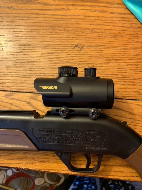 1544136636_16109096545c09a7bc4e0c50.51905680_Pellet Rifle BSA Red Dot.jpg