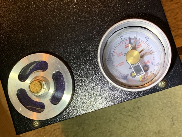 1548879902_12919260975c52081e52b5f7.32832020_Pressure-guage-1280px.jpg