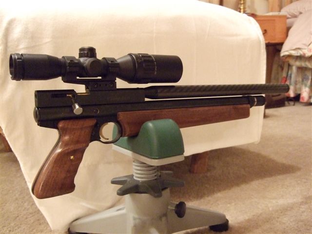 1557113772_5585114015ccfabac80d7c7.53091876_2260 pistola 004.jpg