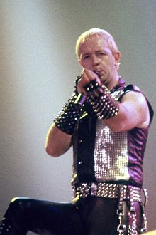 1558415895_21374979645ce38a171ea046.72792384_220px-Rob_Halford1984.jpg