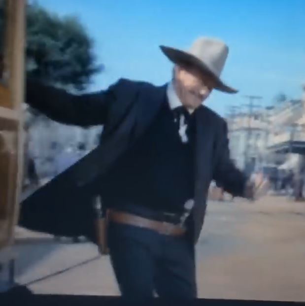 1559395969_15563601645cf27e81562e51.84700543_theshootist.JPG