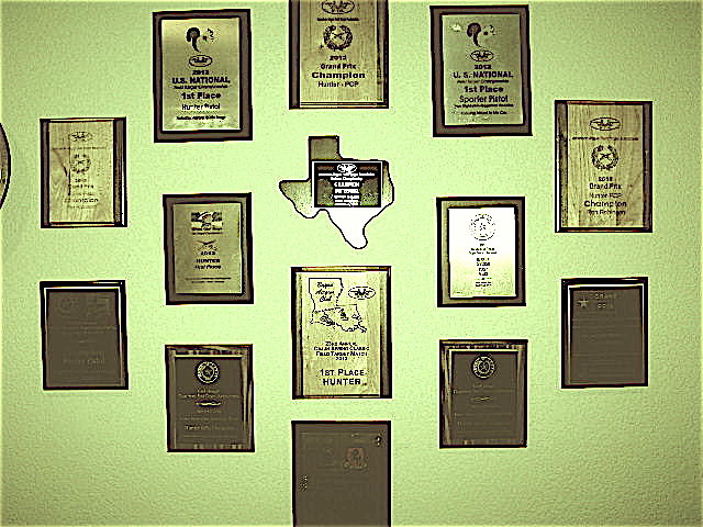 1564341806_865971775d3df62ed93d67.41827155_Champion trophies.jpg