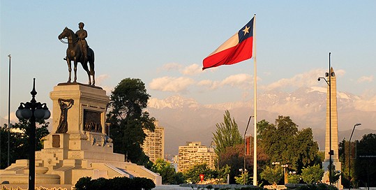 1566410867_17957361815d5d887349f882.32211761_santiago-capital-chile-flag-andes-mountains.jpg