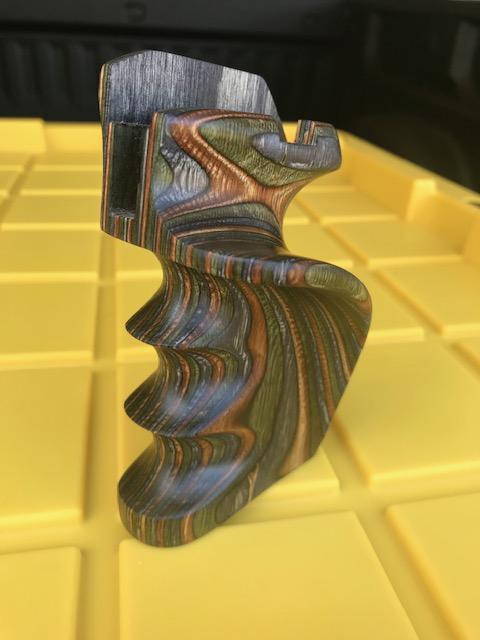 1568792670_3723602685d81e05e6ae1c0.05197820_Thumbrest 1.jpg