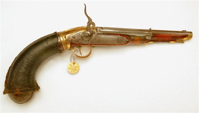 1572543781_13642083455dbb1d25c9bdd4.86551651_B-historical air gun.jpg