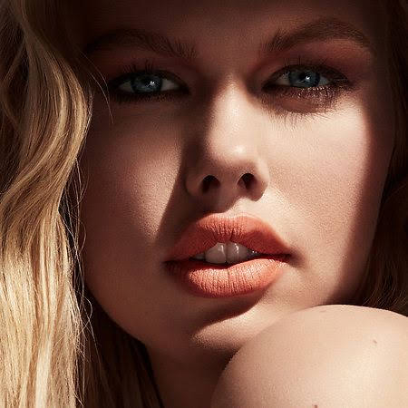 1577483853_21118271085e067e4d5bb2e2.52745677_LIPS ALOT.jpg