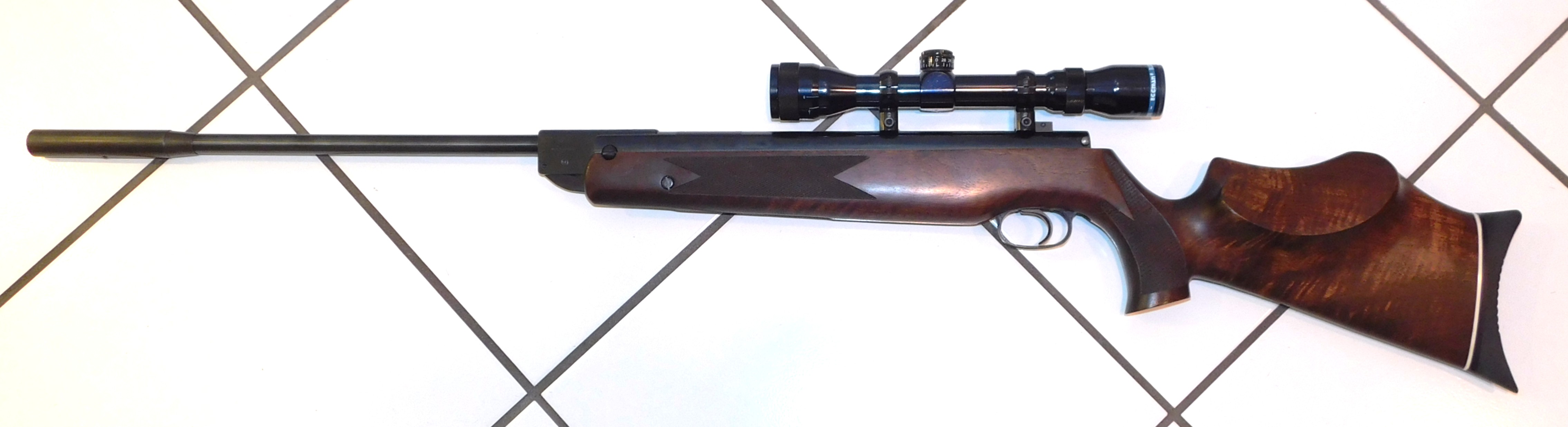 165 HW80 Venom L.JPG