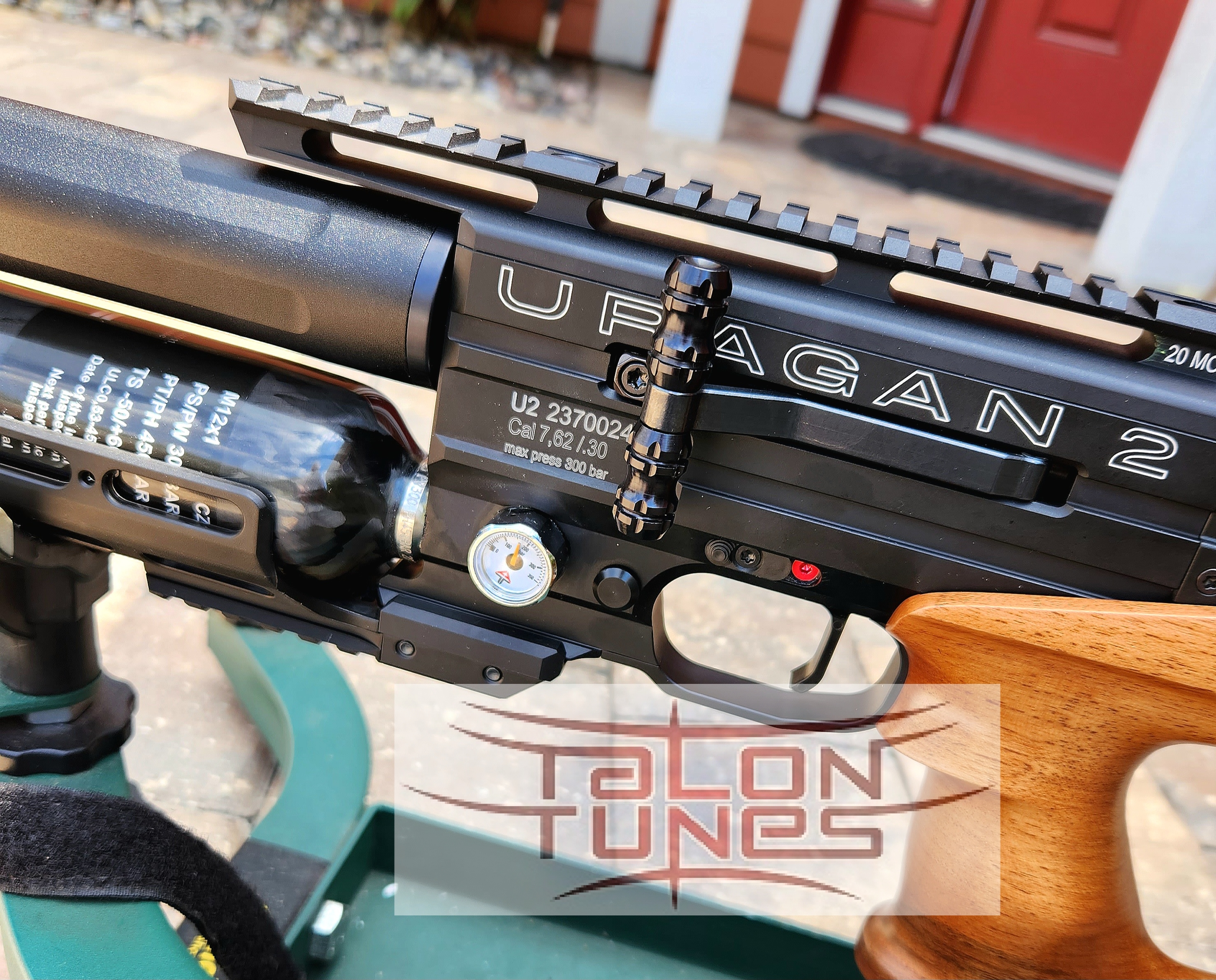 AGT Bolt1.jpg