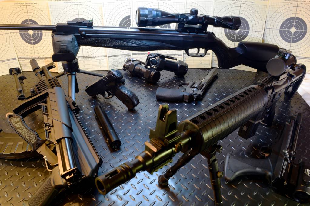 allblackairguns001.1615352310.jpg