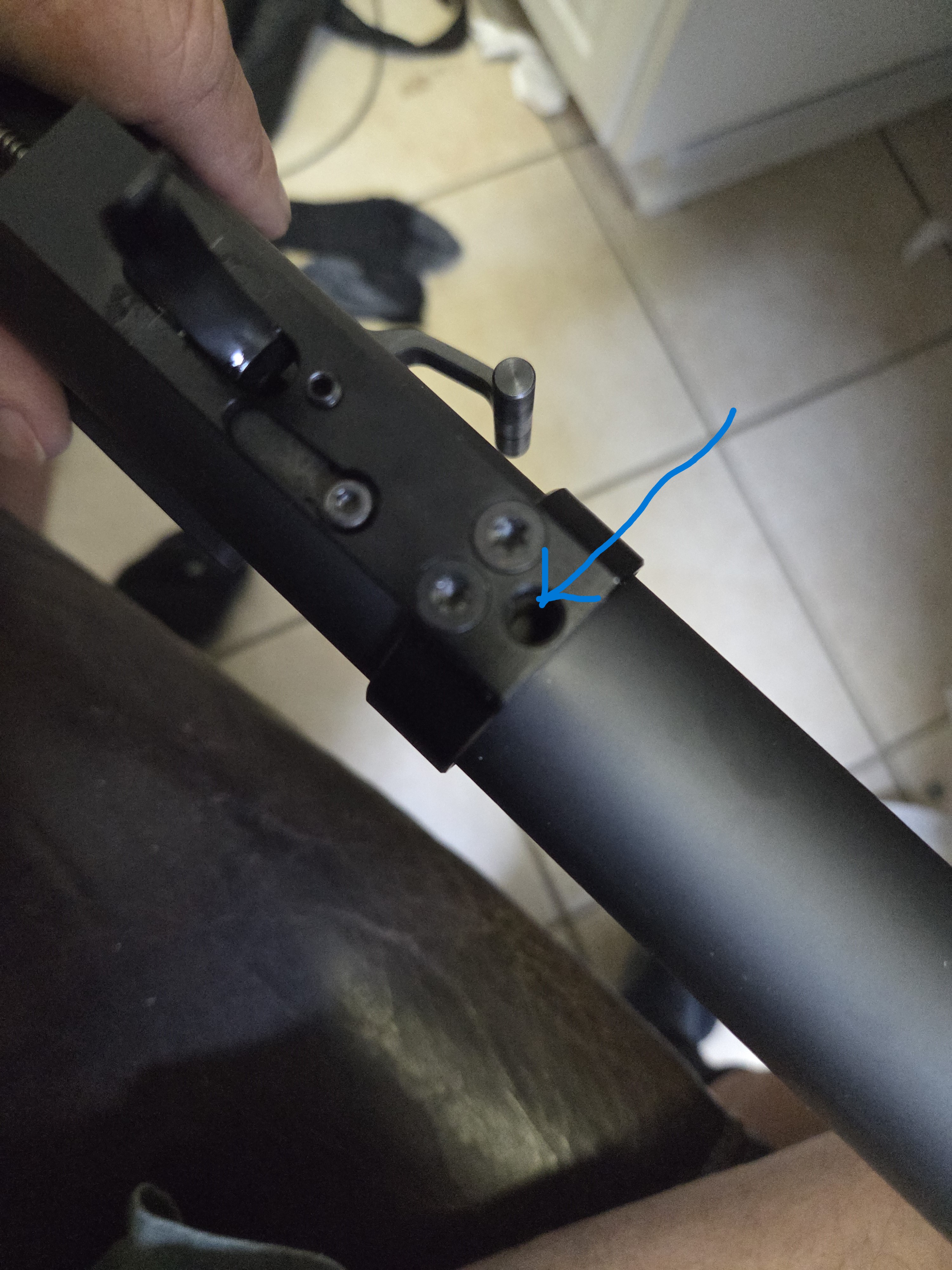 Caiman Missing screw.jpg