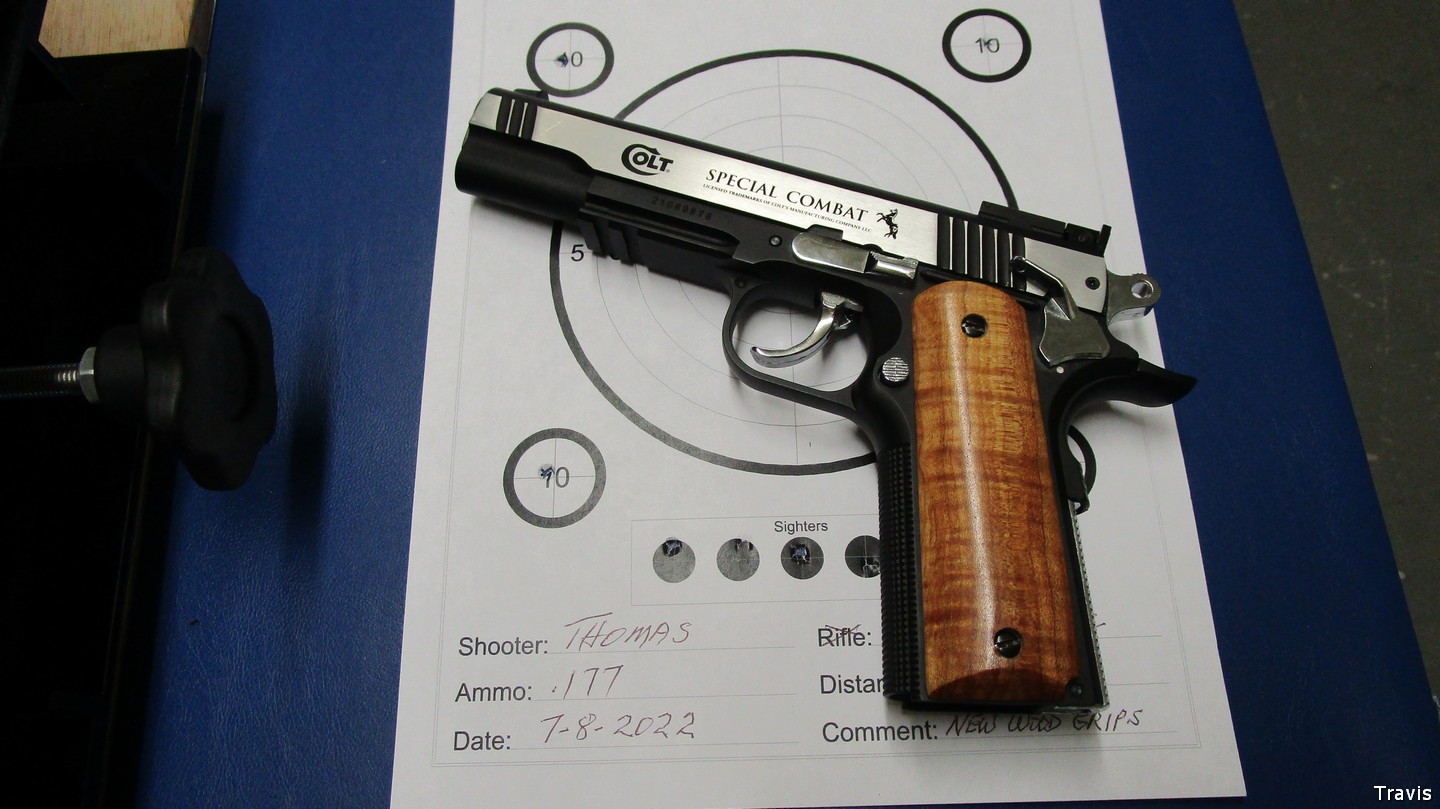 Colt Grips-201.jpg