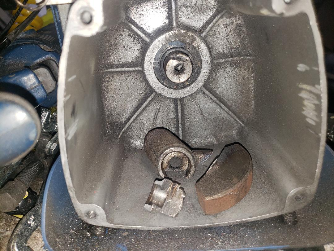 crank shaft removal.jpg