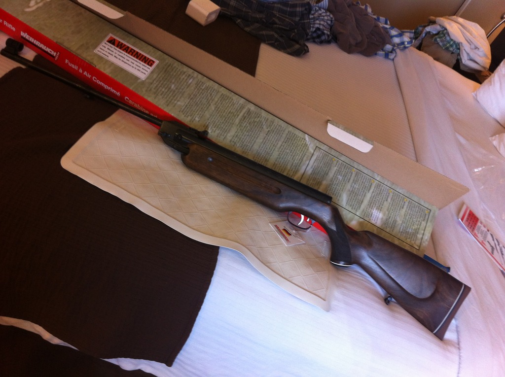HW35E -1 Out of the Box.jpg