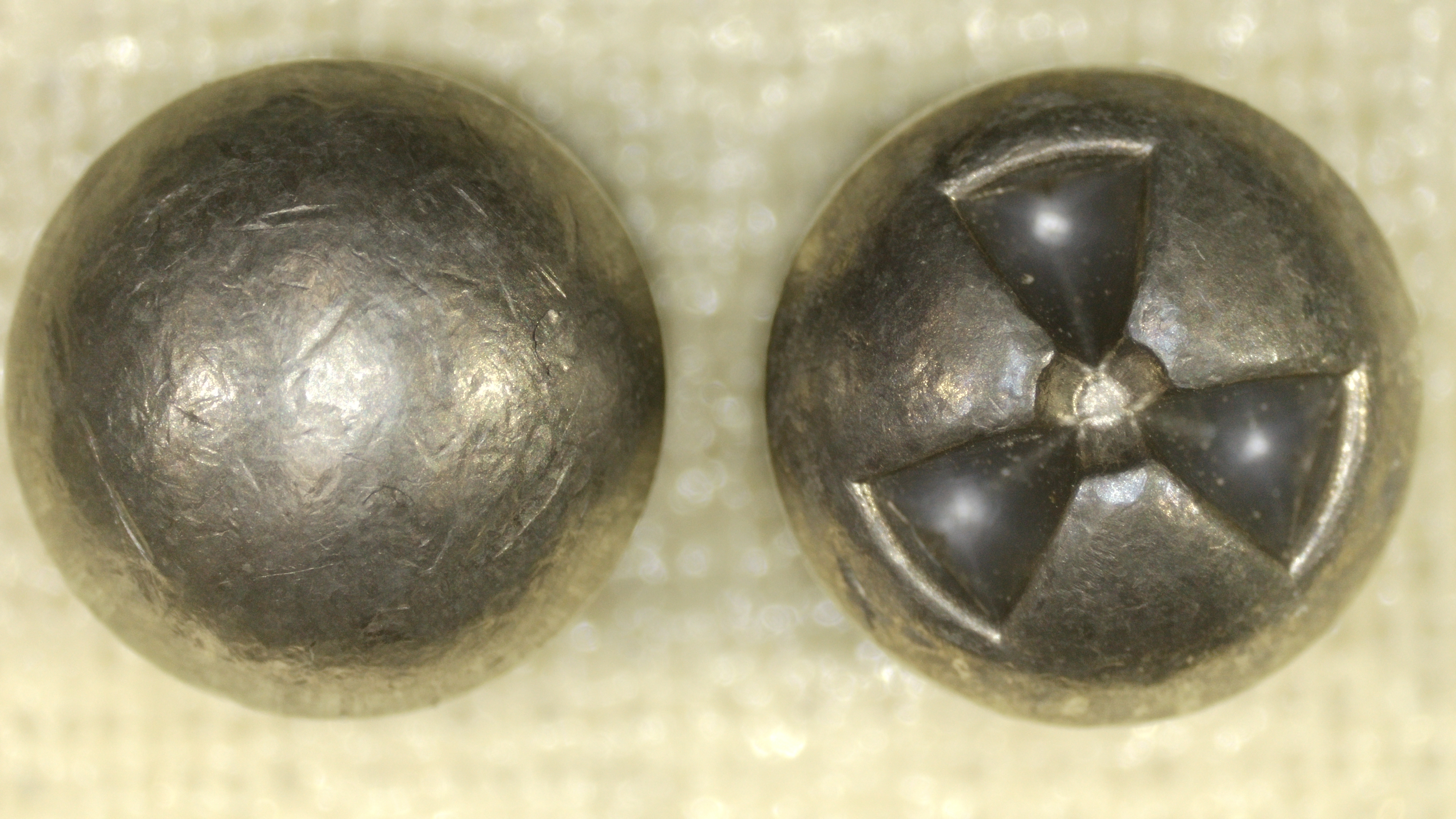Left FX 30 Cal 50.2 Grain Pellet - Right JSB Hades Diabolo 30 Cal 44.75 Grain Pellet 002.JPG