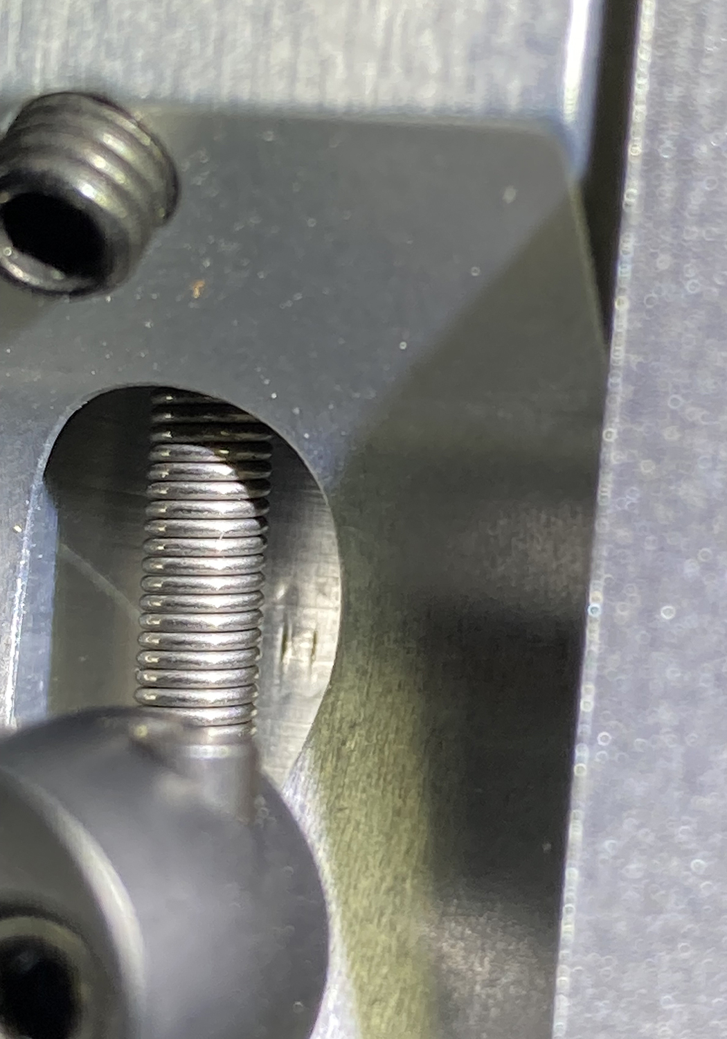 LG400 Hole.jpg