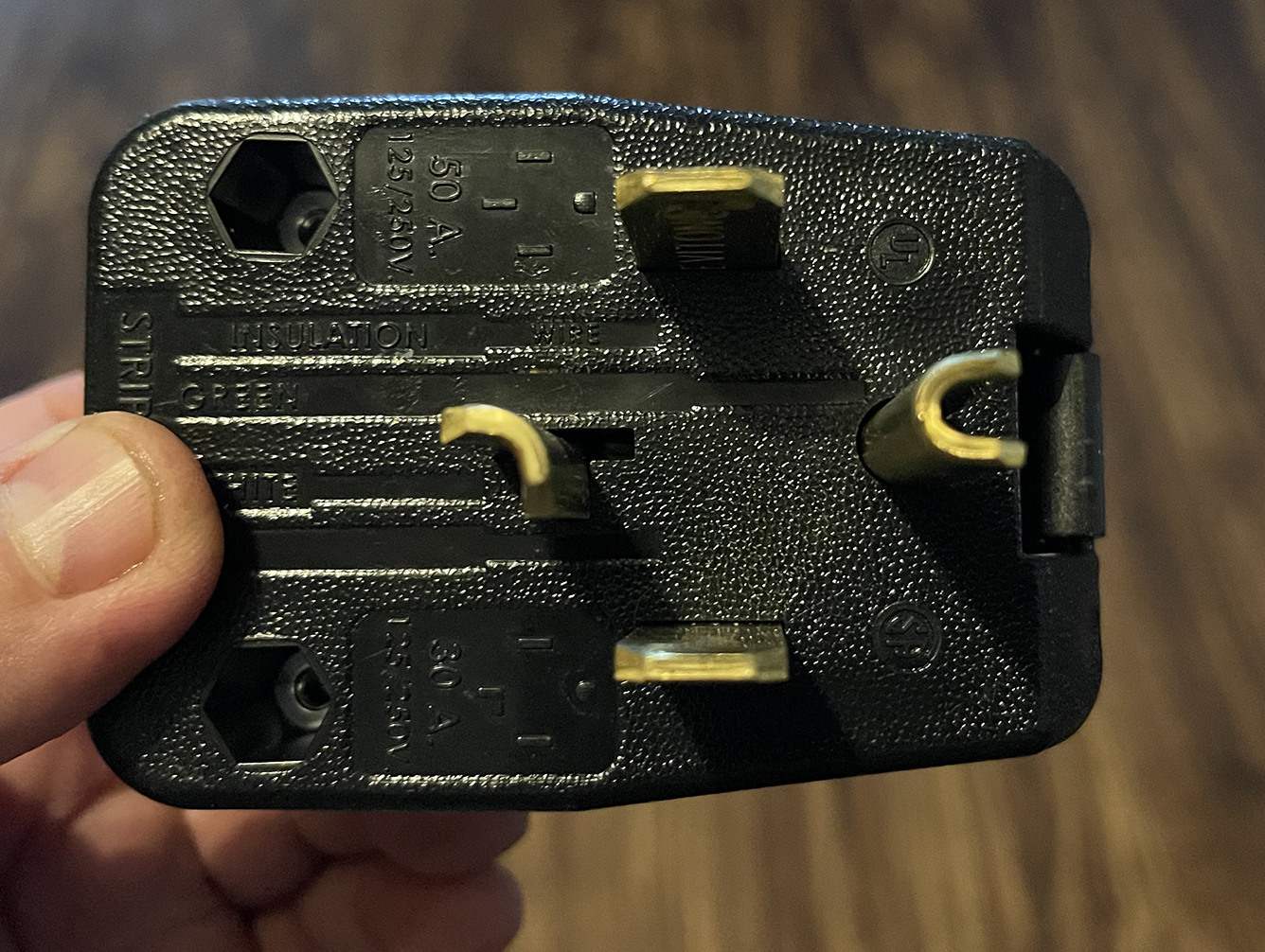 outside 4 prong plug.jpg