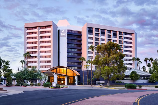 phxde-exterior-5117-hor-clsc.jpg