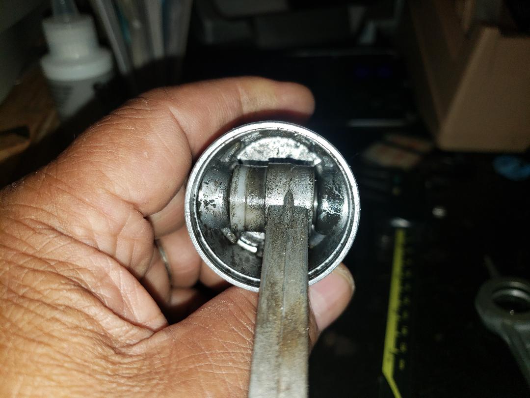 piston with.jpg