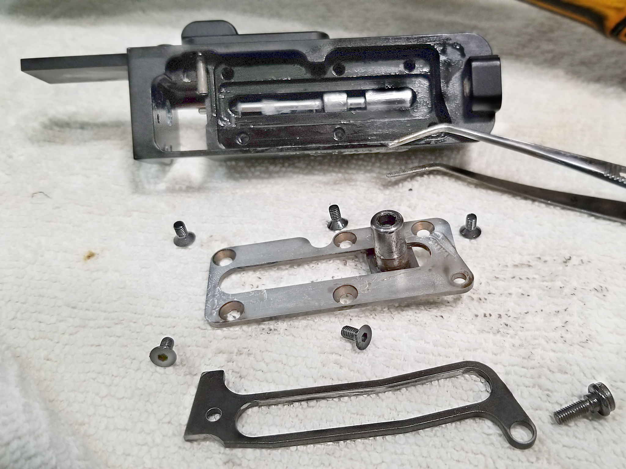 R5M Bolt Block Disassembly 4 20220630.jpg