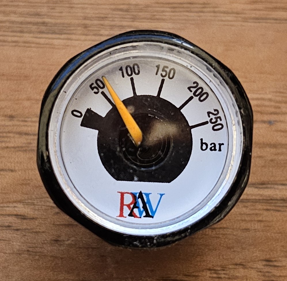 RAW OEM gauge, junk.jpg