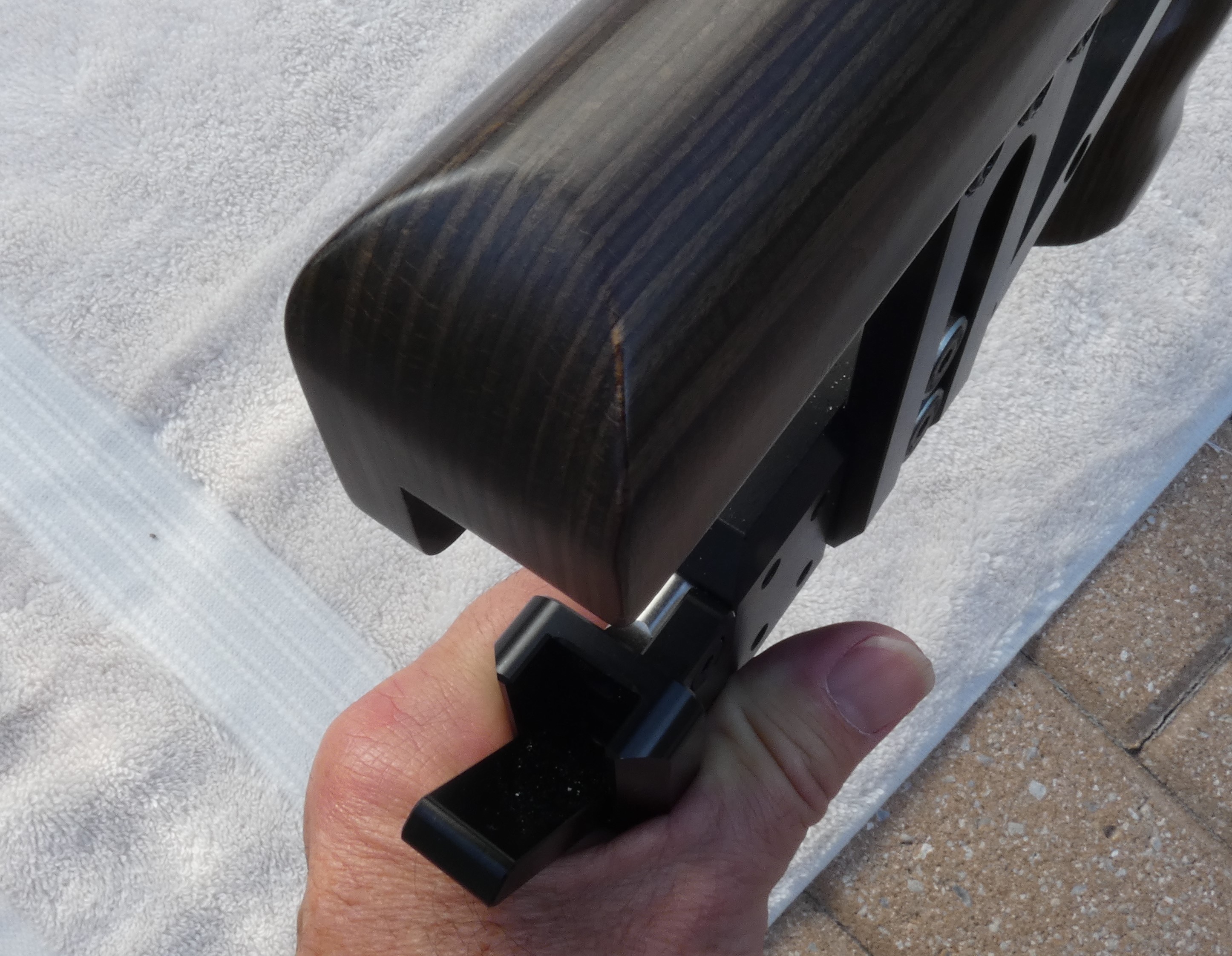 Rub mark on chassis cheekrest.JPG