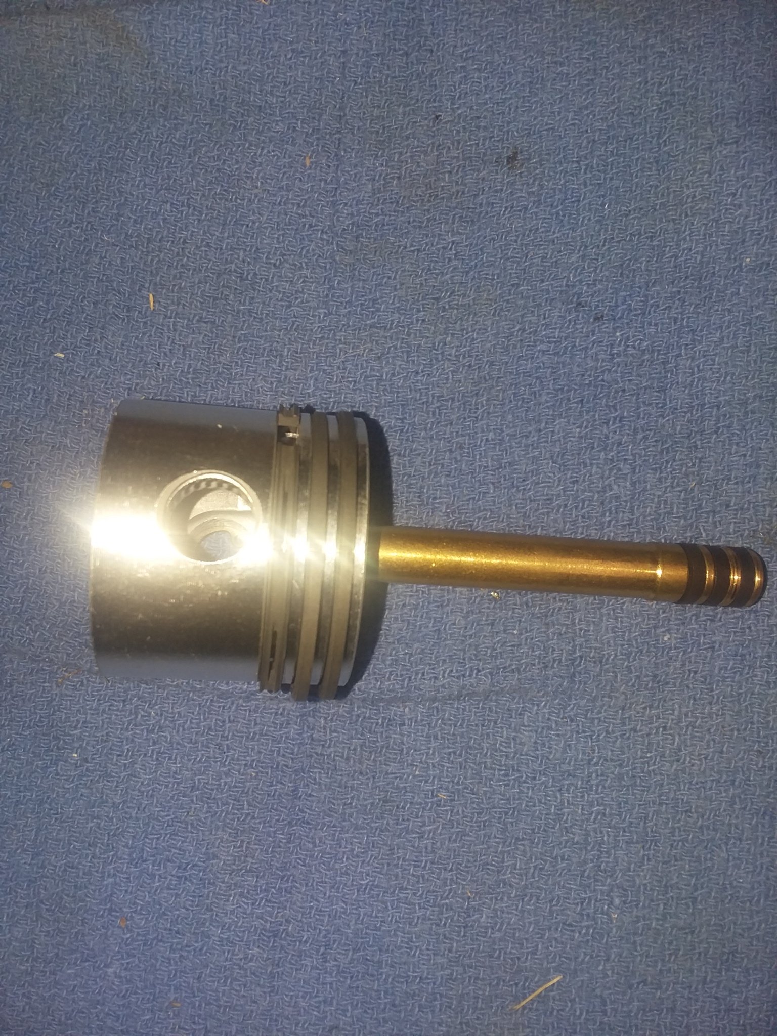 Tuxing Piston.jpg