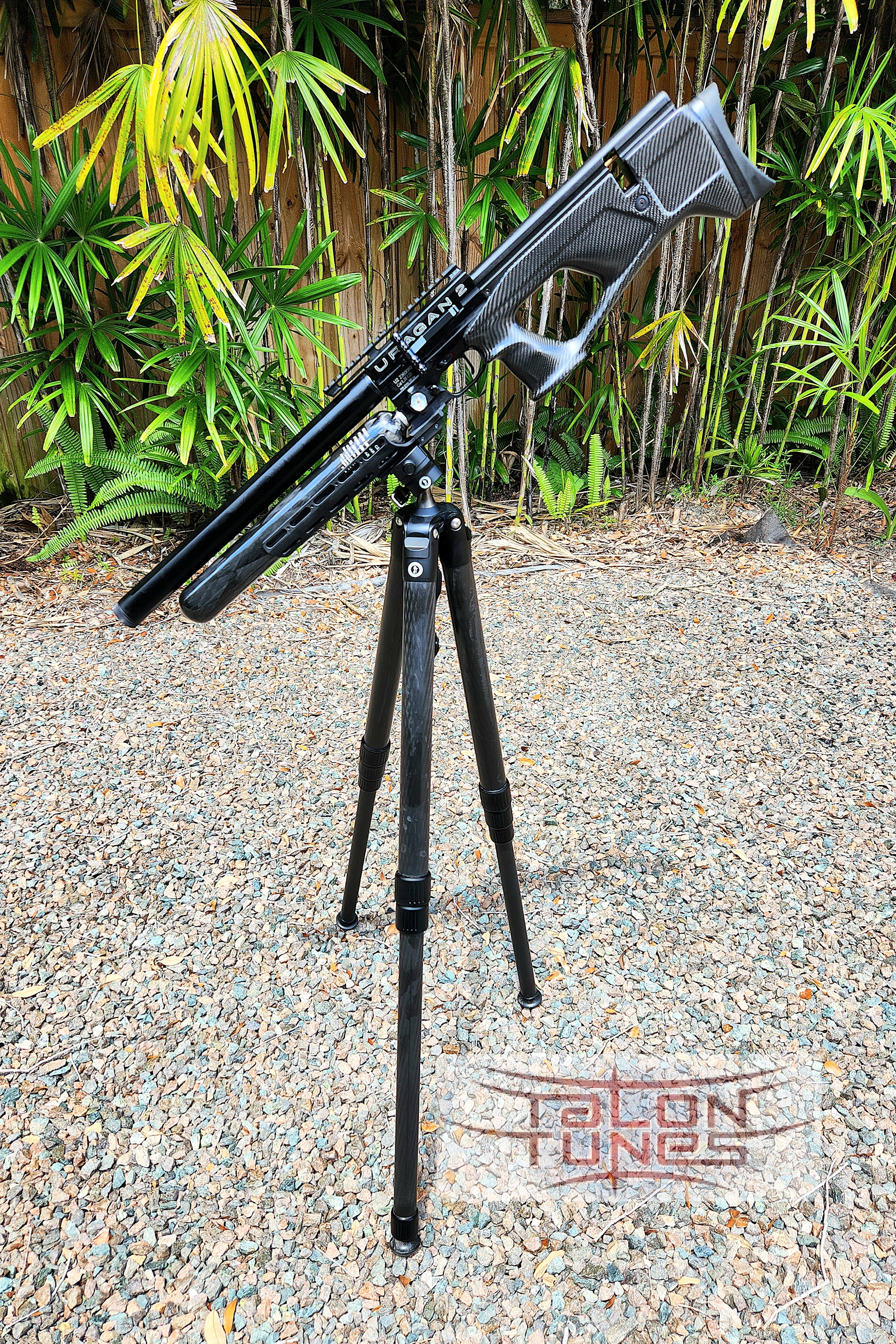Uragan 2 CF Bipod.jpg