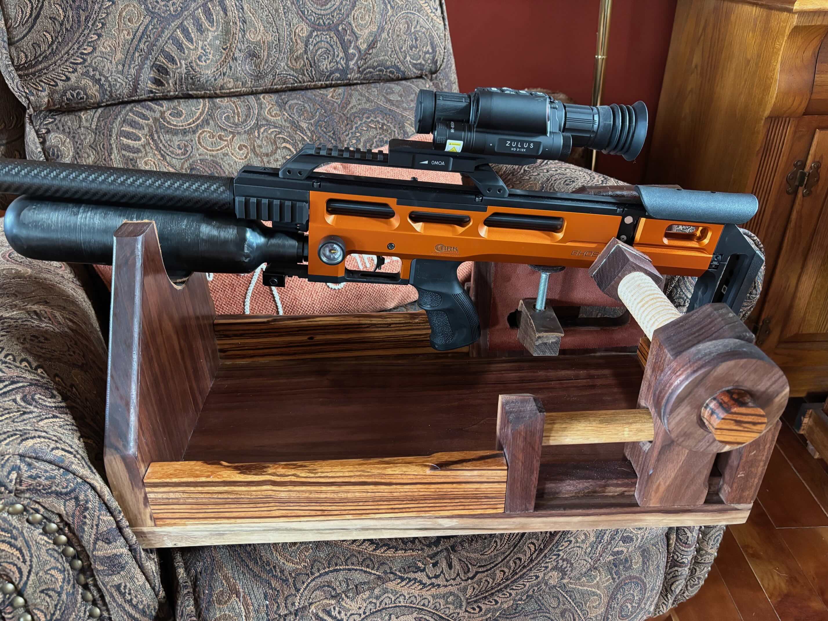 Walnut Tiger Cradle With Ghost Adju Grip Ht.jpeg