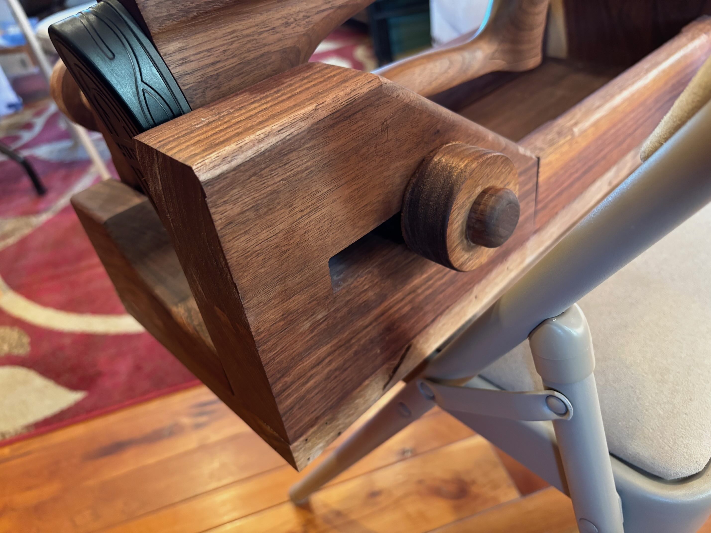 Workstation Walnut Grip Knob.jpeg